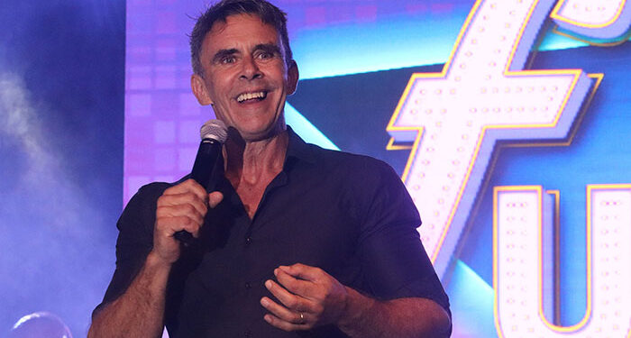 Divertida noche de furor en la Plaza del Pueblo de Cabanillas con Alonso Caparrós 1 Divertida noche de furor en la Plaza del Pueblo de Cabanillas con Alonso Caparrós