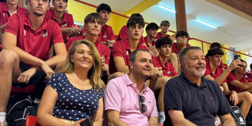 Dolz visita a las Selecciones Nacionales de Voleibol concentradas en Cuenca y asiste al partido España U19-Francia U18