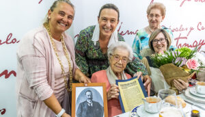 El Ayuntamiento de Guadalajara reconoce la trayectoria vital de Ana María Atares Soriano, nieta del alcalde Blas Soriano Palacín