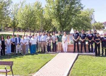El Ayuntamiento de Guadalajara rinde homenaje a las víctimas de la COVID-19 y colectivos esenciales en el quinto aniversario del monumento conmemorativo 7 El Ayuntamiento de Guadalajara rinde homenaje a las víctimas de la COVID-19 y colectivos esenciales en el quinto aniversario del monumento conmemorativo