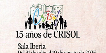 Este jueves 31 de julio a las 19:00 horas se inaugura en la Sala Iberia de Cuenca la exposición “Entre versos y trazos, 15 años de Crisol”, una muestra colectiva que conmemora el decimoquinto aniversario del CADIG Crisol, centro público dependiente de la Consejería de Bienestar Social del Gobierno de Castilla-La Mancha que se dedica a la atención y cuidado de personas con discapacidad intelectual gravemente afectadas y sus familias. La exposición, reúne un total de 56 obras entre acuarelas, óleos, poemas, cómics y videojuegos, inspiradas en los gustos, intereses y recuerdos de los usuarios del centro, de manera que constituyen un retrato de las personas que viven en el CADIG Crisol. Este trabajo es el resultado de la colaboración de numerosos artistas locales que han prestado su talento y sensibilidad a esta causa y han trabajado junto a los usuarios del centro, como Fernando Pellissa, Nico, Doro, Frodo, Luismi Arauz, Miguel Martínez, Carmen Ayllón, Pepe, Sabedile, Mar Ortega, Laura Muelas, Alberto Evangelio, David Fraile, Carmen Orellana, Carmen León del Rey, Miguel Romero, Bosco Lozano, Mariluz Abanades, Julio Orbis, Raquel Lopez Traynor, Elena Marín, Paloma Blasc, o Baonza, Eduardo Olalla, Carlos Solano Oropesa, Mayte P, Paco Ponce Victoria Sanz, Lorenzo Higueras, Tomas Bux y Eduardo Cañas, además del alumnado de la Escuela de Arte Cruz Novillo. La muestra, organizada con el apoyo del Gobierno regional que ha cedido este espacio emblemático para su celebración, supone un paso más en la apuesta institucional por visibilizar la realidad de las personas con discapacidad intelectual grave y su plena inclusión en la vida social y cultural. La inauguración de “Entre versos y trazos” será un acto abierto al público al que tanto la Junta de Comunidades como el CADIG Crisol desean invitar a toda la ciudadanía.