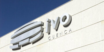 El PP exige la dimisión del gerente del Hospital Virgen de la Luz por “su nefasta gestión” del cierre del IVO y “enviar pacientes oncológicos para su tratamiento diario a Valencia”