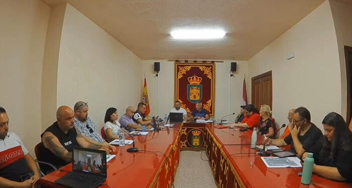 El PP vuelve a criticar el “descontrol en la gestión económica” del gobierno de Pioz con un superávit de 2,7 millones y una deuda del 135% 1 El PP vuelve a criticar el “descontrol en la gestión económica” del gobierno de Pioz con un superávit de 2,7 millones y una deuda del 135%