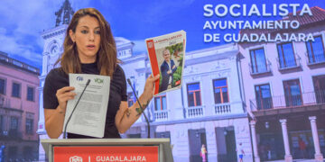 El PSOE asegura que el acuerdo de gobierno de Guarinos con Vox es una “farsa de dos años de mentiras, de desvalijar a los vecinos y vecinas y de vaguear”