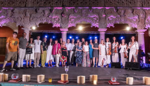 El Palacio del Infantado acoge con gran éxito la 32 edición de ‘Versos a Medianoche’