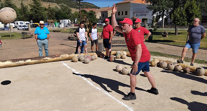 El equipo de bolos de Uña consigue la victoria y mantiene su segunda posición en el Circuito de Bolos de la Serranía tras Valdemoro de la Sierra