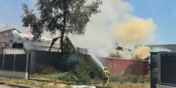 Este domingo se mantienen las medidas de autoprotección y las zonas delimitadas ayer por el incendio de Azuqueca