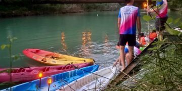 El Club Piragüismo Cuenca sofoca el calor con travesías nocturnas en piragua