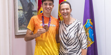 Guarinos recibe a Jaime Migallón tras su bronce europeo