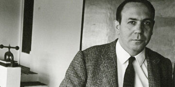 Gustavo Torner cumple 100 años y el Ayuntamiento de Cuenca lo celebra con una placa conmemorativa