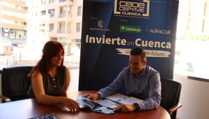 Invierte en Cuenca apoya la puesta en marcha de la empresa de diseño y fotografía, La Otra Cara