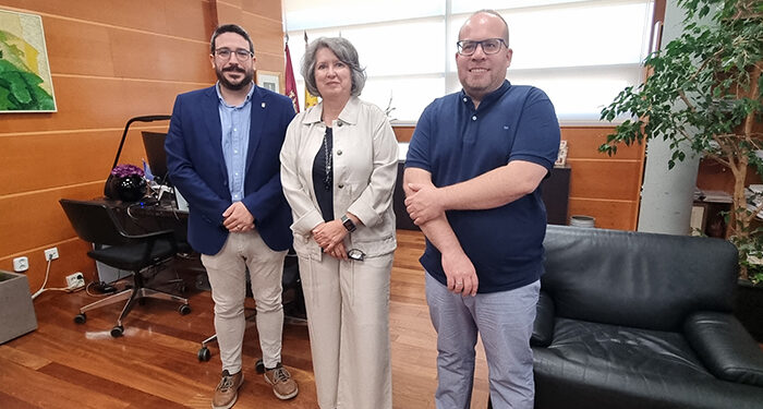 La Consejería de Desarrollo Sostenible mantiene una reunión de trabajo con el Ayuntamiento de Azuqueca de Henares para avanzar en distintos proyectos del municipio 1 La Consejería de Desarrollo Sostenible mantiene una reunión de trabajo con el Ayuntamiento de Azuqueca de Henares para avanzar en distintos proyectos del municipio