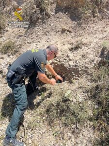 La Guardia Civil desactiva en Gajanejos una granada originaria de la Guerra Civil 2 La Guardia Civil desactiva en Gajanejos una granada originaria de la Guerra Civil