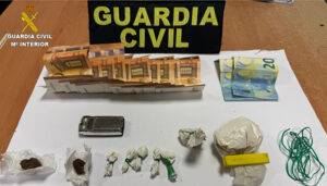 La Guardia Civil detiene en Villarrubio a dos personas por un delito de tráfico de drogas
