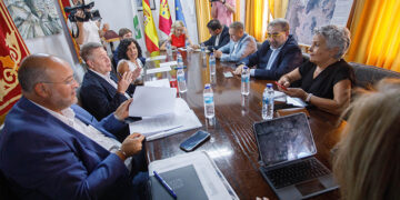 La Junta finaliza la obra de la CM-2109 y la reposición del puente en Mira y espera acabar en noviembre la de la travesía de Landete