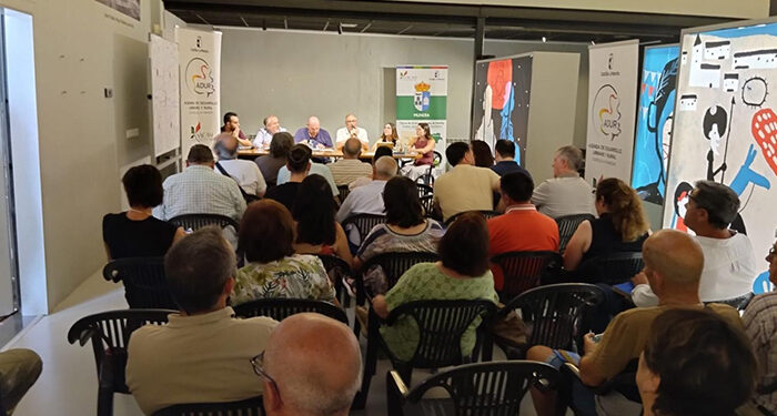 La Junta pone a disposición de los ayuntamientos el nuevo instrumento de vivienda en entornos rurales de la Ley de Simplificación Administrativa 1 La Junta pone a disposición de los ayuntamientos el nuevo instrumento de vivienda en entornos rurales de la Ley de Simplificación Administrativa