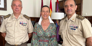 La alcaldesa de Guadalajara da la bienvenida al nuevo subdelegado de Defensa