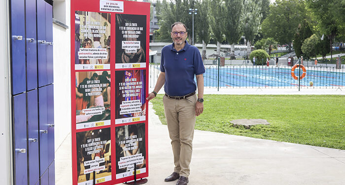 La piscina municipal de San Roque acoge una campaña de sensibilización con motivo del Día Mundial contra la Trata de Personas 1 La piscina municipal de San Roque acoge una campaña de sensibilización con motivo del Día Mundial contra la Trata de Personas
