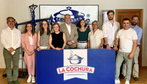 La secretaria general de MAPA visita la empresa La Cochura