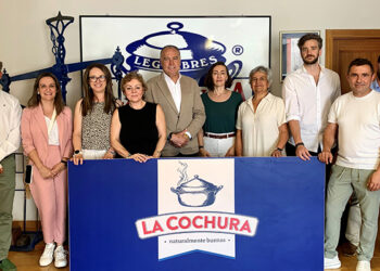La secretaria general de MAPA visita la empresa La Cochura