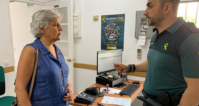 La subdelegada del Gobierno en Cuenca visita el cuartel de la Guardia Civil en Honrubia