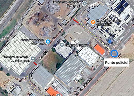 Limitaciones al tráfico en la zona más próxima a la nave del polígono Rodano de Azuqueca incendiada 1 Limitaciones al tráfico en la zona más próxima a la nave del polígono Rodano de Azuqueca incendiada