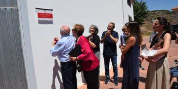 Martínez Chana destaca la vocación de servicio público de los alcaldes en el homenaje a José Antonio Valls en Torrejoncillo