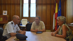 Martínez Chana recibe al nuevo comisario de Policía Nacional en Cuenca, Francisco Sánchez 2 Martínez Chana recibe al nuevo comisario de Policía Nacional en Cuenca, Francisco Sánchez