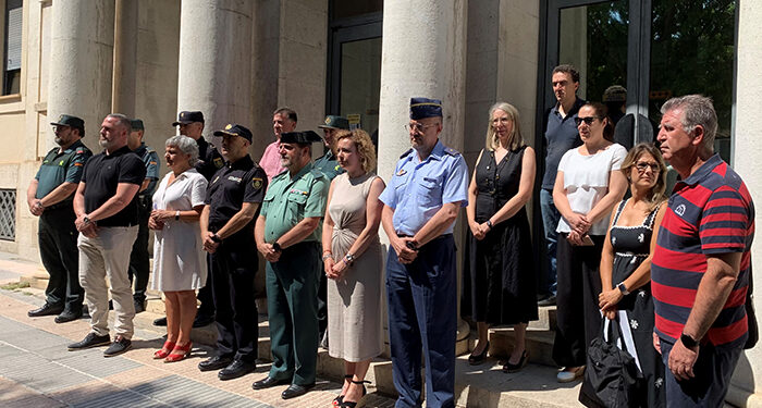 Minuto de silencio en Cuenca por el asesinato de una mujer en Asturias 1 Minuto de silencio en Cuenca por el asesinato de una mujer en Asturias