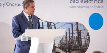 Page urge a dar “un salto hacia adelante” en la infraestructura eléctrica estatal para evitar el “cuello de botella” en la instalación de empresas