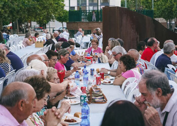 Parrillada y pasodobles en la cena de los jubilados de Cabanillas