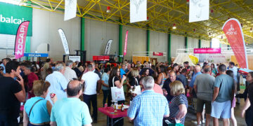 Tortosa destaca la “gran afluencia de público y la alta participación en las actividades” de la Feria Internacional del Ajo de Las Pedroñeras