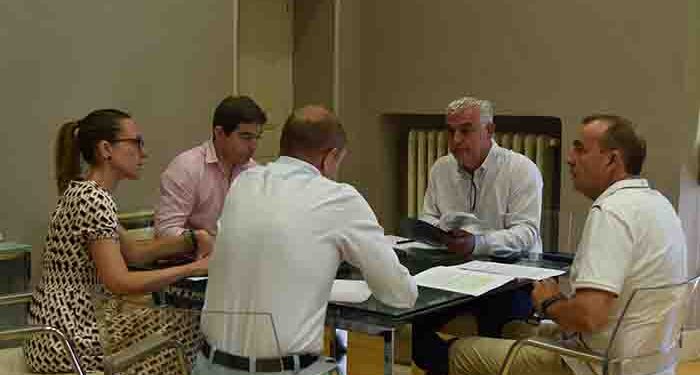 Vega ha invertido casi cuatro veces más en mantenimiento del polideportivo San José en seis años que Guarinos y Latre en ocho