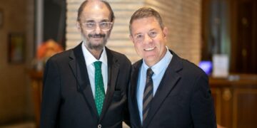 Page despide a Javier Lambán, una persona “muy cabal y honesta” que ayudó “a su tierra, a las ideas del PSOE y a España”