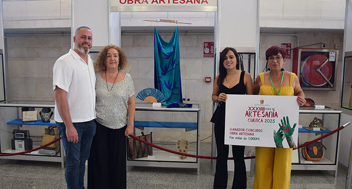 Ambatik Pintura en Seda se impone en el premio ‘Obra Artesana 2025’ de la Feria de Artesanía de la Diputación de Cuenca 1 Ambatik Pintura en Seda se impone en el premio ‘Obra Artesana 2025’ de la Feria de Artesanía de la Diputación de Cuenca