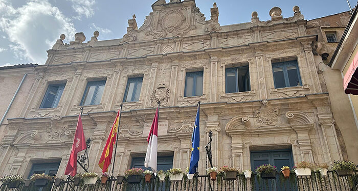 El Ayuntamiento de Cuenca adjudica el nuevo contrato de renovación de la señalización horizontal y vertical para cuatro años por 600.000 euros 1 Ayuntamiento de Cuenca