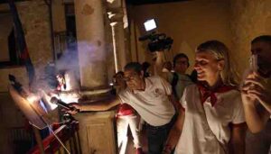 Color, música y tradición en el chupinazo de San Roque 2 Color, música y tradición en el chupinazo de San Roque