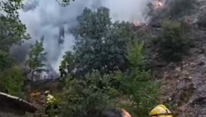 Controlado el incendio forestal declarado en la Fuente de los Tres Caños en Los Palancares 2 Controlado el incendio forestal declarado en la Fuente de los Tres Caños en Los Palancares