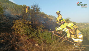 Controlado un incendio forestal en el paraje de la Hoya de la Cantina en Arcas del Villar 2 Controlado un incendio forestal en el paraje de la Hoya de la Cantina en Arcas del Villar