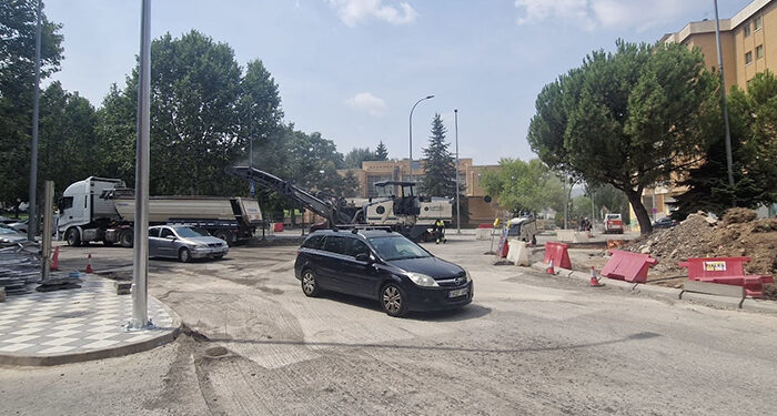 Cortes de tráfico este miércoles 20 de agosto y el jueves por los trabajos de asfaltado de la nueva rotonda de Hermanos Becerril 1 Cortes de tráfico este miércoles 20 de agosto y el jueves por los trabajos de asfaltado de la nueva rotonda de Hermanos Becerril