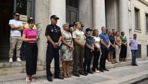 Cuenca vuelve a concentrarse en silencio por el asesinato de una mujer en Navarra 2 Cuenca vuelve a concentrarse en silencio por el asesinato de una mujer en Navarra