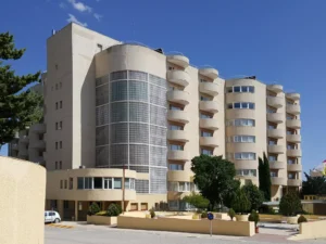 E CAST MAN B01 08.jpg