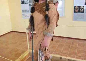 El CIPAT de Tamajón estrena escena de cacería y figura de Homo sapiens en su Semana Cultural