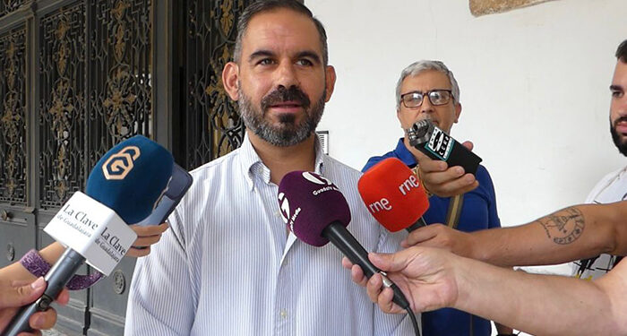 El PP exige explicaciones a Alberto Rojo sobre los “suculentos pagos” de la Junta de Comunidades a una concejala socialista 10.300 euros por mes y medio de trabajo