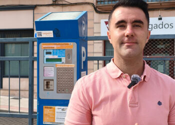 El PSOE denuncia que las contradicciones del PP de Guarinos cuestan dinero a la ciudadanía aparcar en Zona Azul, en agosto, por las tardes, sí conlleva multa