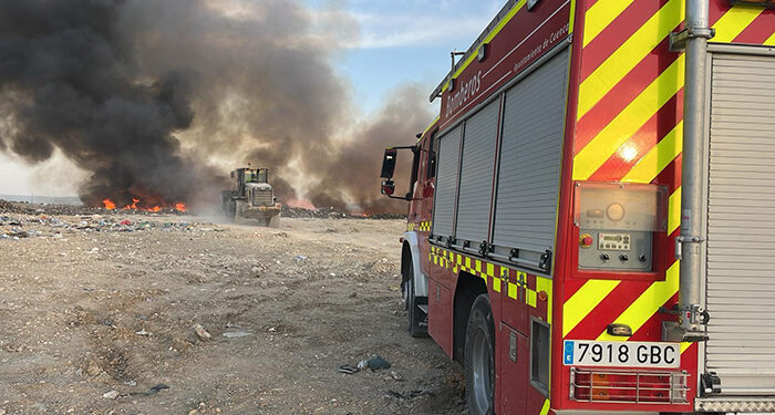 El incendio de la Planta de Residuos Sólidos Urbanos de la Diputación de Cuenca quemó 800 metros cuadrados de basura 1 El incendio de la Planta de Residuos Sólidos Urbanos de la Diputación de Cuenca está perimetrado y trabajarán toda la noche