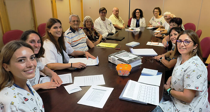 Enfermería del centro de salud de El Alamín apuesta por la salud comunitaria y el envejecimiento activo a través de un taller de memoria y estimulación cognitiva