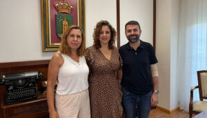 Estefanía Torres toma posesión de su plaza como tercera bibliotecaria de Cabanillas