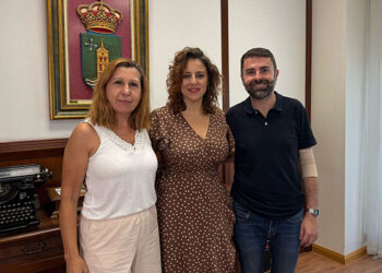 Estefanía Torres toma posesión de su plaza como tercera bibliotecaria de Cabanillas