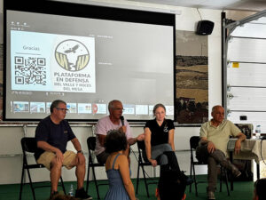 Éxito de participación en la mesa informativa sobre las macrogranjas en Maranchón